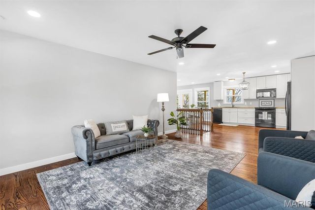 4260 N Shore Drive, Hillsboro, MO 63050