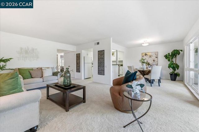 1112 Rockledge Ln 6, Walnut Creek, CA 94595