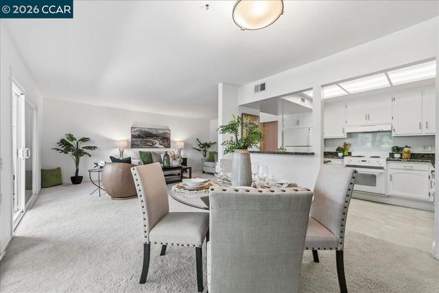 1112 Rockledge Ln 6, Walnut Creek, CA 94595