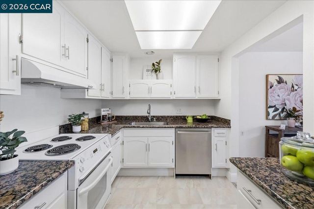 1112 Rockledge Ln 6, Walnut Creek, CA 94595