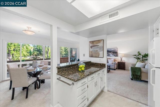 1112 Rockledge Ln 6, Walnut Creek, CA 94595