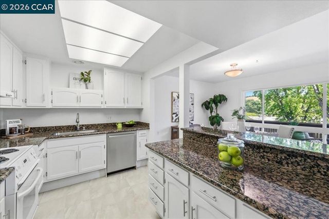 1112 Rockledge Ln 6, Walnut Creek, CA 94595