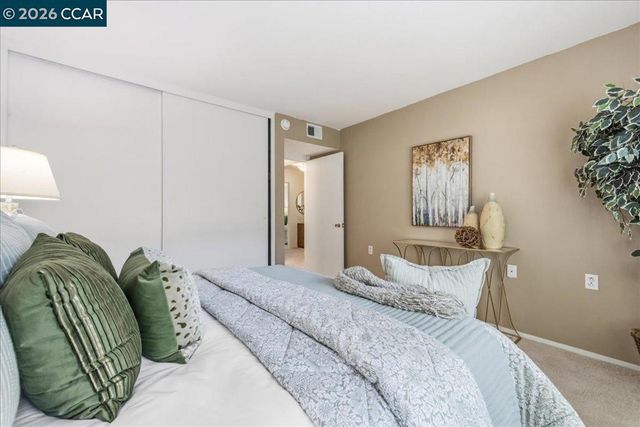 1112 Rockledge Ln 6, Walnut Creek, CA 94595