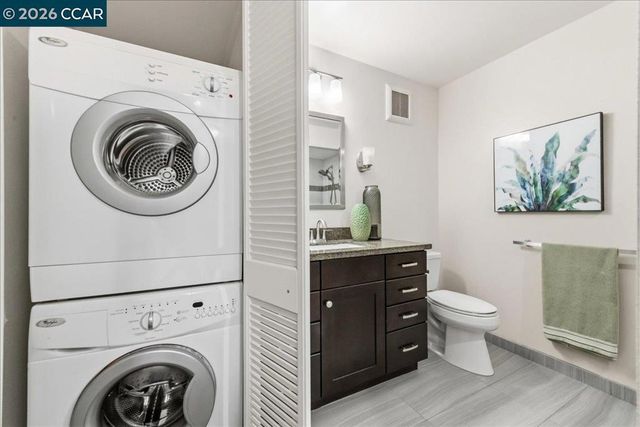 1112 Rockledge Ln 6, Walnut Creek, CA 94595