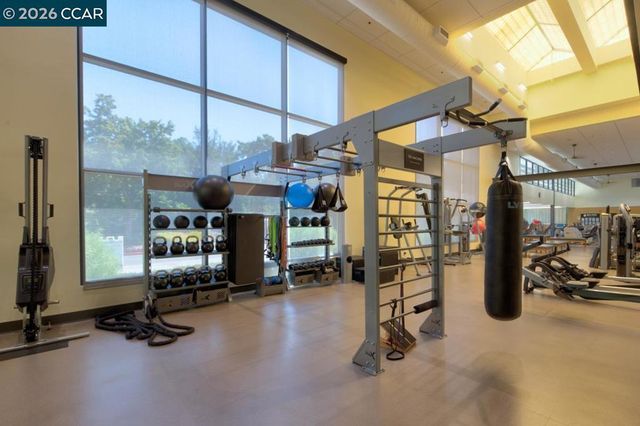 1112 Rockledge Ln 6, Walnut Creek, CA 94595