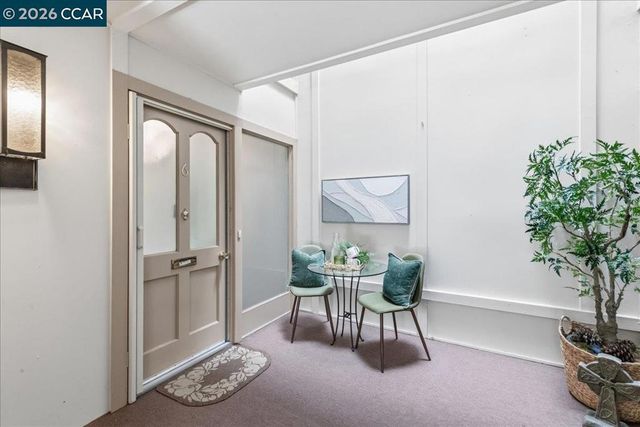 1112 Rockledge Ln 6, Walnut Creek, CA 94595