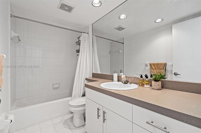 3121 NE 51st St 203E, Fort Lauderdale, FL 33308