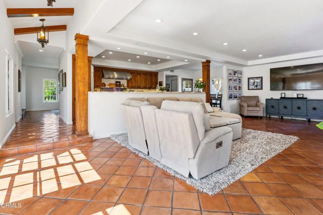 2296 Applewood Lane, Camarillo, CA 93012