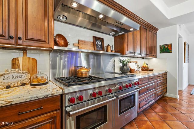 2296 Applewood Lane, Camarillo, CA 93012