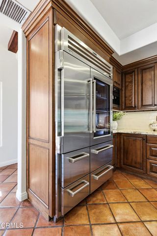 2296 Applewood Lane, Camarillo, CA 93012