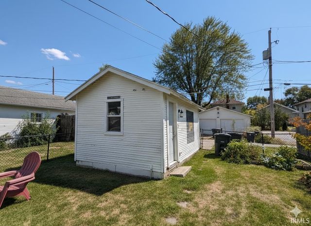 1049 Shore Drive, Fort Wayne, IN 46805