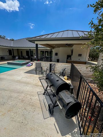 34 Lazy Day, Concan, TX 78838