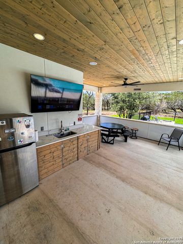 34 Lazy Day, Concan, TX 78838