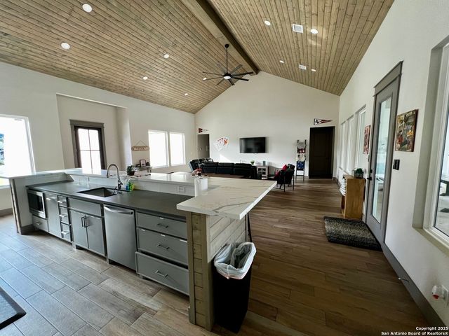 34 Lazy Day, Concan, TX 78838