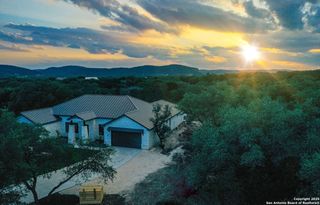 34 Lazy Day, Concan, TX 78838