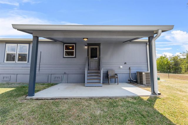 340 Alvina Ulich Street, Somerville, TX 77879