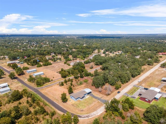 340 Alvina Ulich Street, Somerville, TX 77879
