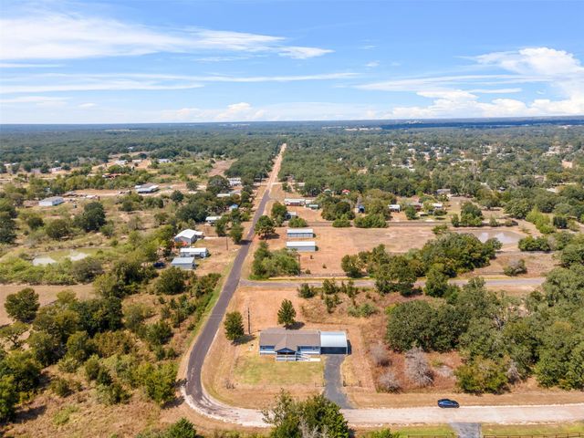 340 Alvina Ulich Street, Somerville, TX 77879