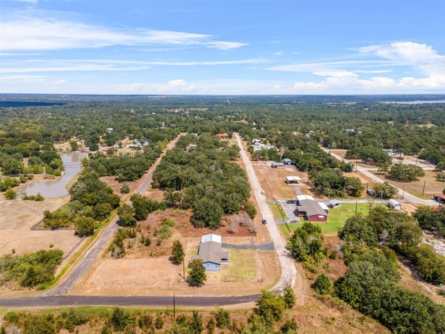 340 Alvina Ulich Street, Somerville, TX 77879