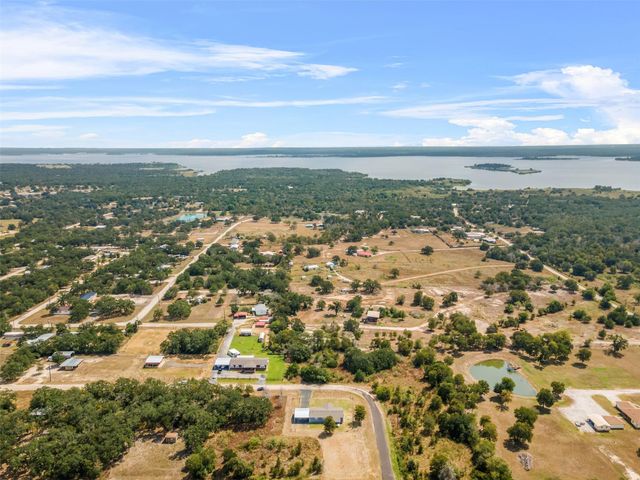 340 Alvina Ulich Street, Somerville, TX 77879