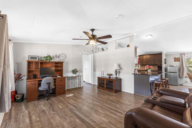 340 Alvina Ulich Street, Somerville, TX 77879