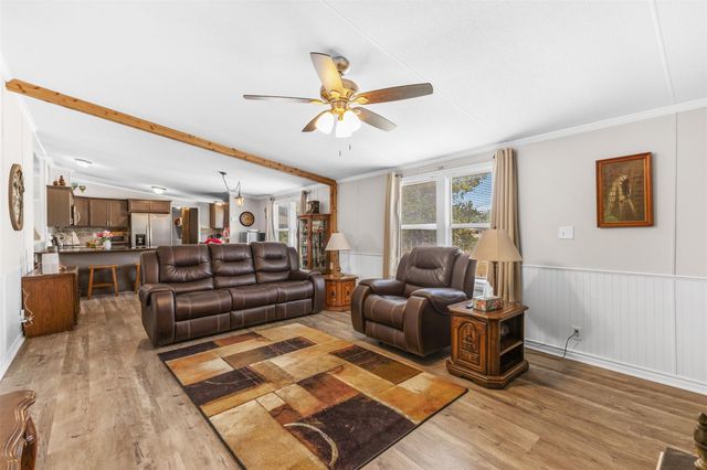 340 Alvina Ulich Street, Somerville, TX 77879