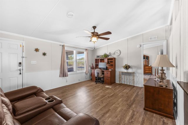 340 Alvina Ulich Street, Somerville, TX 77879
