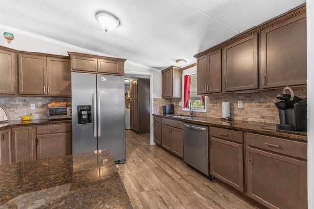 340 Alvina Ulich Street, Somerville, TX 77879