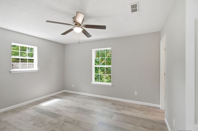 103 Hall St, Hartsville, TN 37074