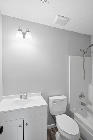 103 Hall St, Hartsville, TN 37074