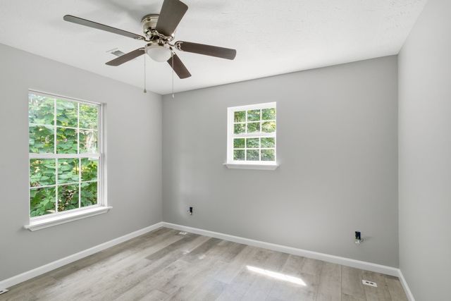 103 Hall St, Hartsville, TN 37074