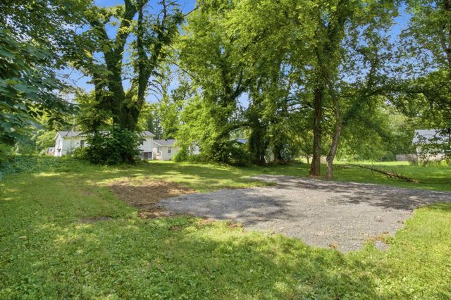 103 Hall St, Hartsville, TN 37074