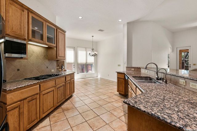 7 Littlemill, San Antonio, TX 78259