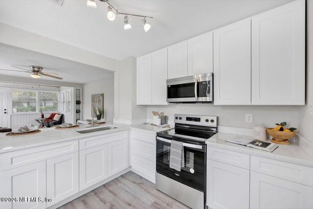 825 WYOLEN Street, Jacksonville, FL 32254