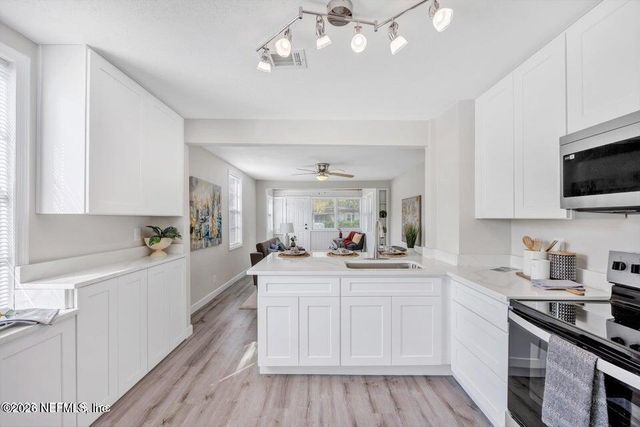 825 WYOLEN Street, Jacksonville, FL 32254