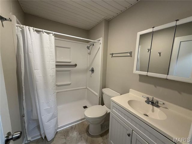 529 Emmons Avenue, St Charles, MO 63301