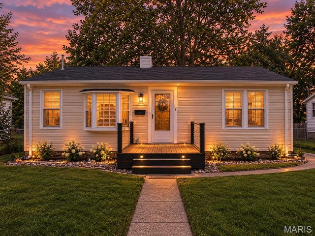 529 Emmons Avenue, St Charles, MO 63301