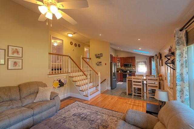 90 Codding Dr, Taunton, MA 02780