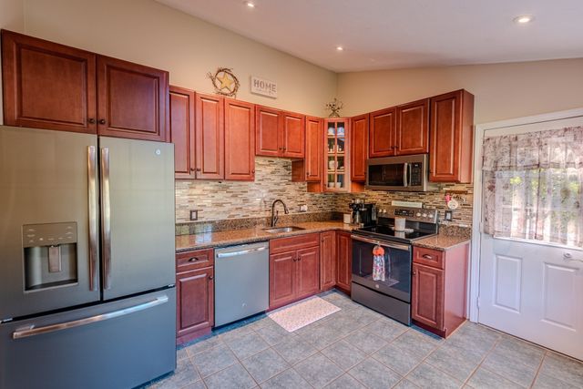 90 Codding Dr, Taunton, MA 02780
