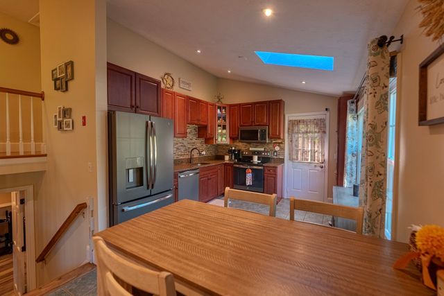 90 Codding Dr, Taunton, MA 02780