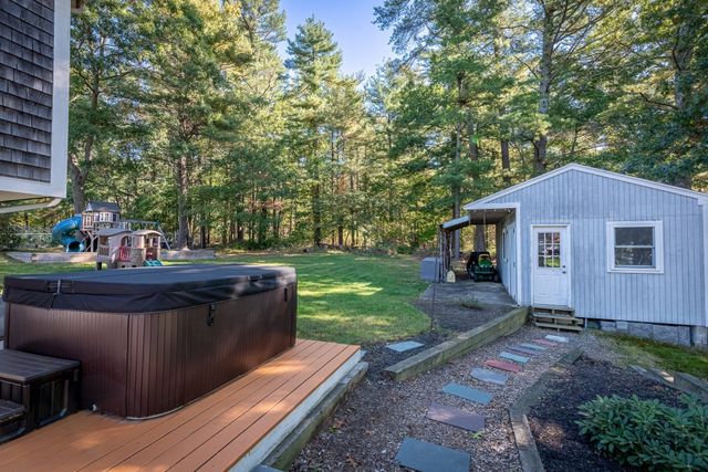 90 Codding Dr, Taunton, MA 02780