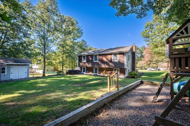 90 Codding Dr, Taunton, MA 02780
