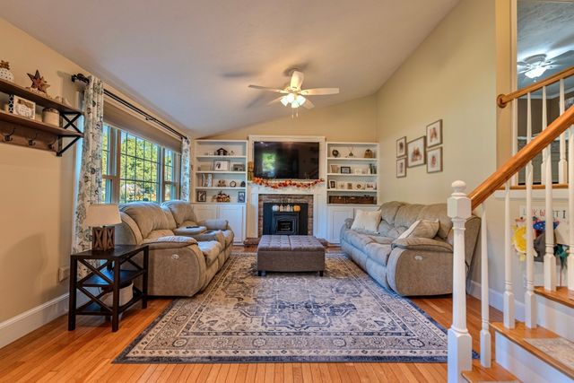 90 Codding Dr, Taunton, MA 02780