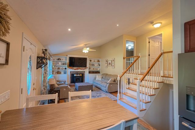 90 Codding Dr, Taunton, MA 02780
