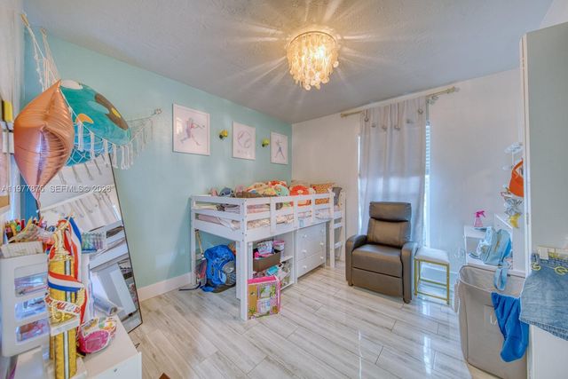 9104 SW 180th St, Palmetto Bay, FL 33157