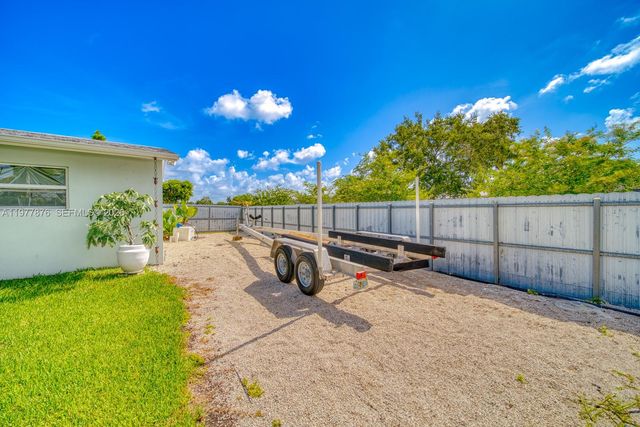 9104 SW 180th St, Palmetto Bay, FL 33157