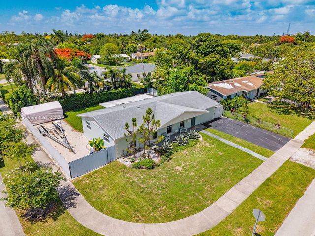 9104 SW 180th St, Palmetto Bay, FL 33157