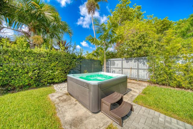 9104 SW 180th St, Palmetto Bay, FL 33157