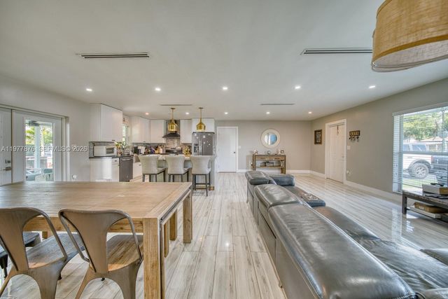 9104 SW 180th St, Palmetto Bay, FL 33157