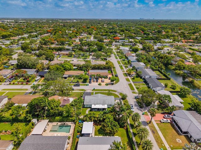 9104 SW 180th St, Palmetto Bay, FL 33157